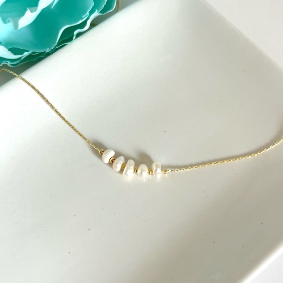 Minimalist Pearl Strand Necklace - Picture 3 of 6